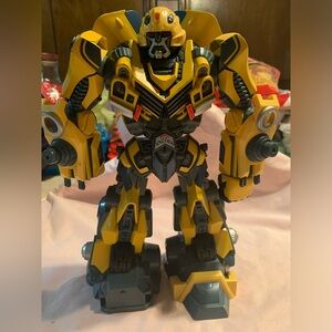 2006 Hasbro Bumble Bee RARE Cyber Stompin Transformers Action Figure